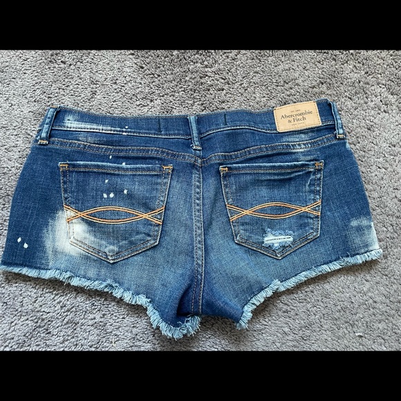 Abercrombie & Fitch Super Short Shorts - Picture 2 of 4
